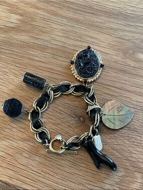 Liz Claiborne Black and Gold Multi-Charm Vintage Bracelet
